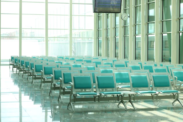 Aéroport Lyon : Horaires des Vols & Temps d’Attente Réels